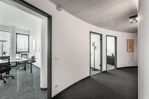 Foto - Büro in Bad Homburg v. d. Höhe 810,00 € 21 m²