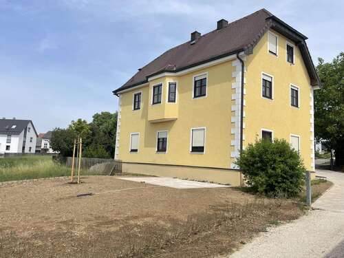 Foto - Wohnung zum Mieten in Regenstauf 1.250,00 € 141 m²