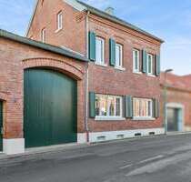 Haus zum Kaufen in Neuss-Röckrath 950.000,00 € 218.26 m²