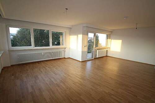 Foto - Haus zum Kaufen in Niedernhausen 680.000,00 € 270 m²