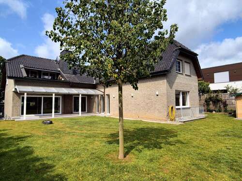 Foto - Haus zum Mieten in Baesweiler 1.500,00 € 147 m²