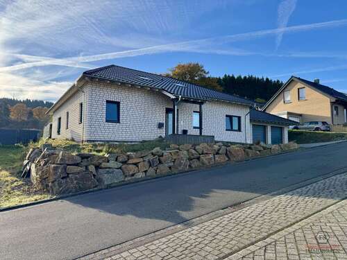 Foto - Haus zum Mieten in Hellenthal 1.800,00 € 175 m²