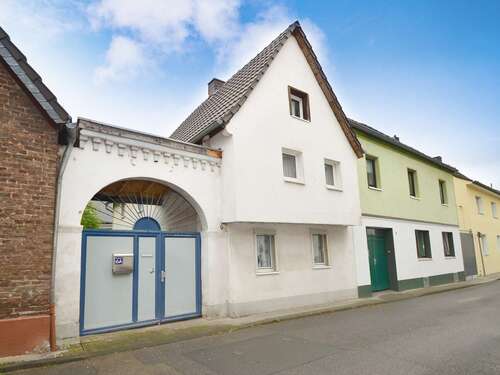 Foto - Haus zum Kaufen in Köln Zündorf 210.000,00 € 110 m²