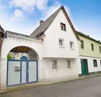 Haus zum Kaufen in Köln Zündorf 210.000,00 € 110 m² - Köln / Zündorf