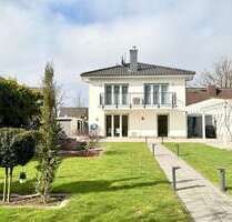 Haus zum Kaufen in Ahrensburg 1.190.000,00 € 277 m²