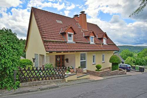 Foto - Haus zum Kaufen in Helsa Wickenrode 240.000,00 € 115 m²