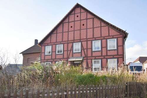 Foto - Haus zum Kaufen in Höxter 100.000,00 € 148 m²