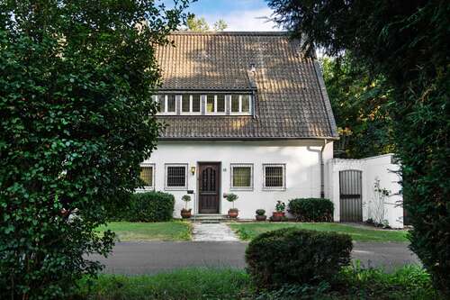 Foto - Haus zum Kaufen in Neuss 1.790.000,00 € 236 m²