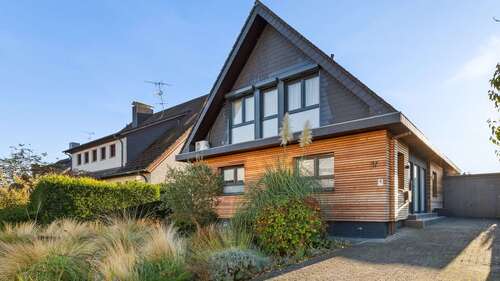 Foto - Haus zum Kaufen in Grevenbroich 780.000,00 € 148 m²