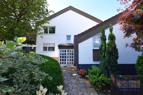 Foto - Haus zum Kaufen in Liederbach am Taunus 1.270.000,00 € 453 m²