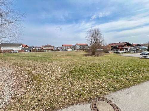 Foto - Grundstück zu verkaufen in Fridolfing 430.000,00 € 786 m²