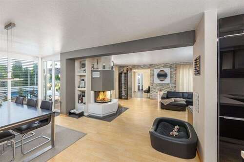 Foto - Haus zum Kaufen in Steinmauern 1.110.000,00 € 242.62 m²