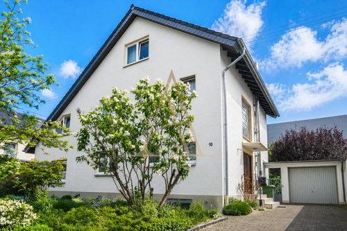 Foto - Haus zum Kaufen in Hennef 589.000,00 € 191 m²