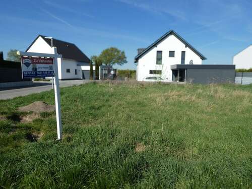 Foto - Grundstück zu verkaufen in Großniedesheim 310.000,00 € 455 m²