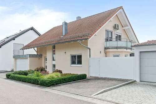 Foto - Haus zum Kaufen in Schwaikheim 969.000,00 € 186 m²
