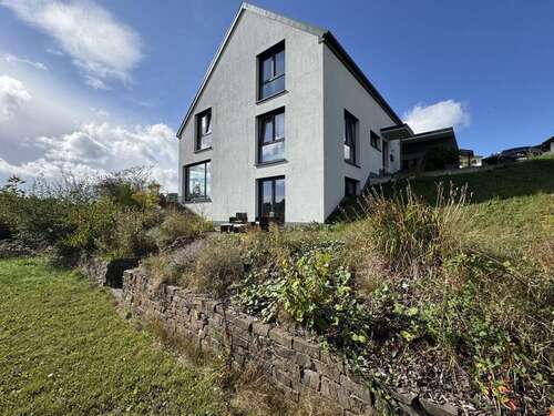 Foto - Haus zum Mieten in Altenkirchen 2.800,00 € 230 m²