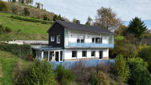 Foto - Haus zum Kaufen in Bad Laasphe 189.000,00 € 120 m²