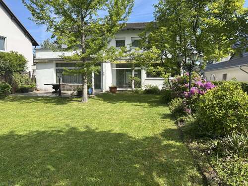 Foto - Haus zum Kaufen in Hennef-Zentrum 795.000,00 € 221 m²