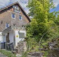 Haus zum Kaufen in Weilrod 85.000,00 € 131 m²