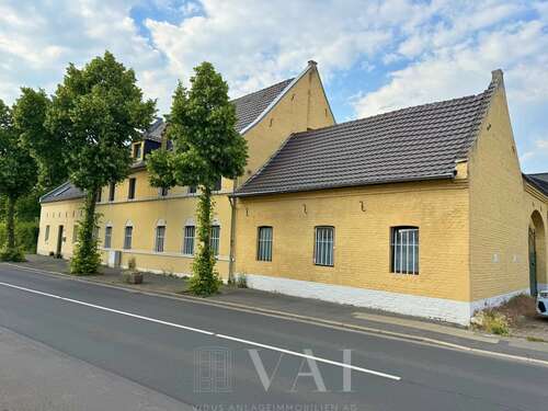 Foto - Haus zum Kaufen in Pulheim 975.000,00 € 321 m²