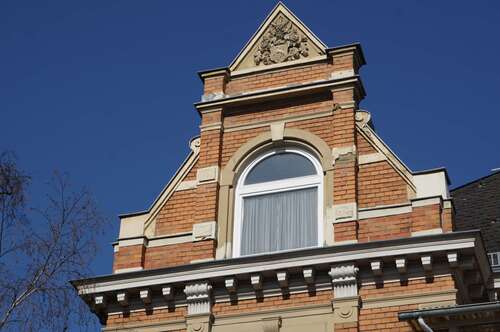 Foto - Haus zum Kaufen in Wiesbaden 1.100.000,00 € 300 m²