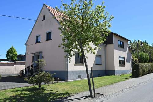 Foto - Haus zum Kaufen in Naunheim 330.000,00 € 240 m²