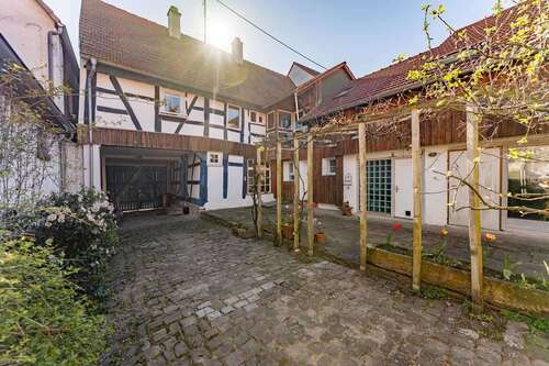 Foto - Haus zum Kaufen in Karlsruhe 1.190.000,00 € 238 m²