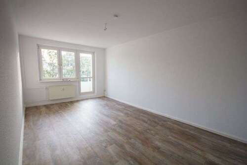Foto - Wohnung zum Mieten in Halle (Saale) 299,00 € 49.74 m²
