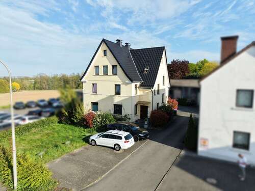 Foto - Haus zum Kaufen in Oerlinghausen 359.000,00 € 228.52 m²