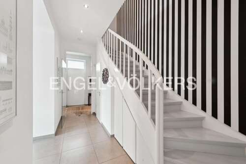 Foto - Haus zum Kaufen in Köln 1.650.000,00 € 212 m²