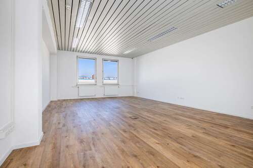 Foto - Büro in Neusäß 678,05 € 79.77 m²