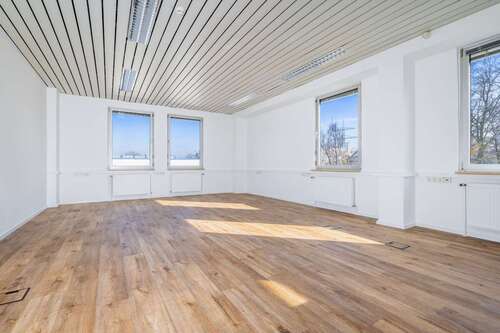 Foto - Büro in Neusäß 2.066,18 € 243.08 m²