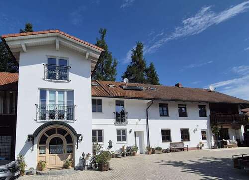 Foto - Haus zum Kaufen in Neuching 2.150.000,00 € 402 m²