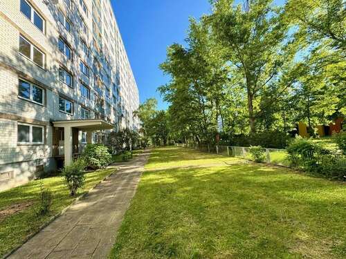 Foto - Wohnung zum Mieten in Halle 318,50 € 55.26 m²