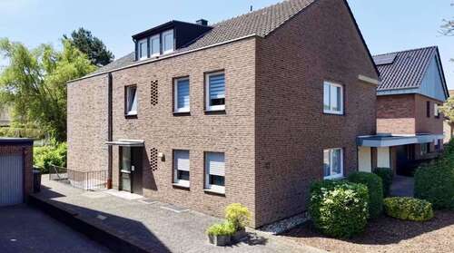 Foto - Haus zum Kaufen in Übach-Palenberg 450.000,00 € 265 m²