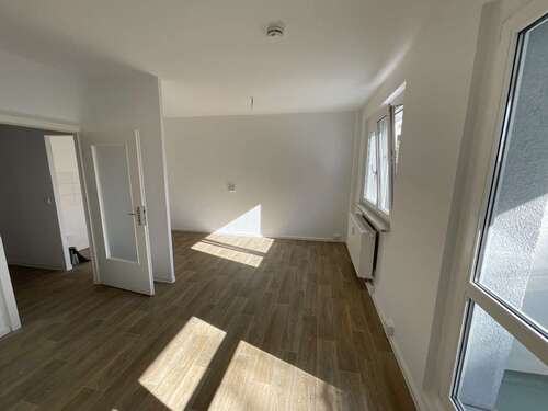 Foto - Wohnung zum Mieten in Halle 375,00 € 56.98 m²