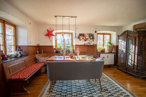 Foto - Haus zum Kaufen in Chieming Egerer 1.373.000,00 € 420 m²