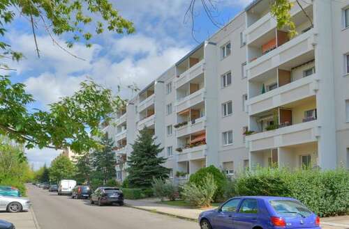 Foto - Wohnung zum Mieten in Halle 342,00 € 56.98 m²