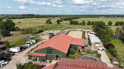 Foto - Spezialgewerbe in Velten 1.849.999,00 € 490000 m²