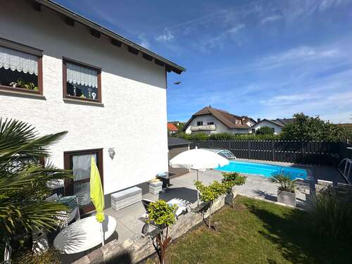 Foto - Haus zum Kaufen in Gückingen 650.000,00 € 205 m²