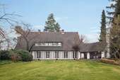 Haus zum Kaufen in Burgwedel 1.780.000,00 € 295 m²