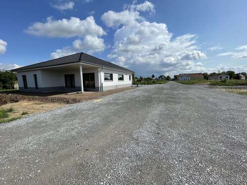 Foto - Grundstück zu verkaufen in Bernburg 81.510,00 € 741 m²
