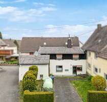 Haus zum Kaufen in Langenscheid 149.000,00 € 206 m²