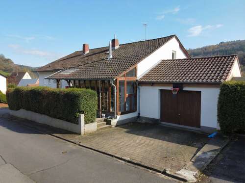 Foto - Haus zum Kaufen in Schweisweiler 255.000,00 € 190 m²