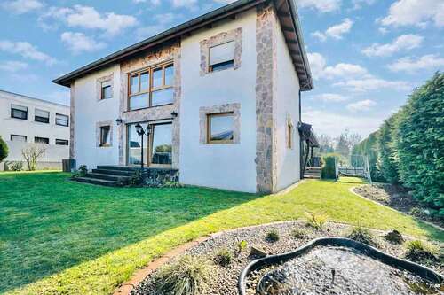 Foto - Haus zum Kaufen in Holle 399.000,00 € 234 m²