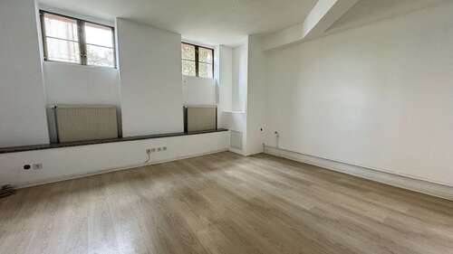 Foto - Halle in Berlin 300,00 € 26.07 m²