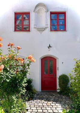 Foto - Haus zum Kaufen in Augsburg 1.790.000,00 € 247 m²