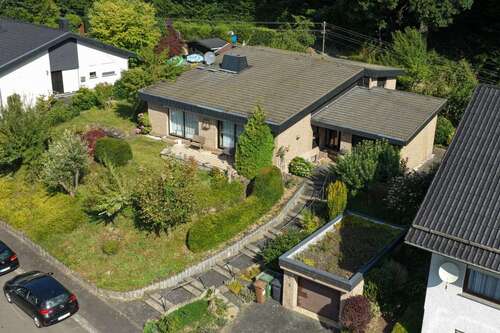 Foto - Haus zum Kaufen in Hachenburg 295.000,00 € 181 m²