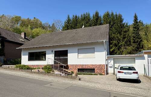 Foto - Haus zum Kaufen in Hochspeyer 465.000,00 € 241 m²