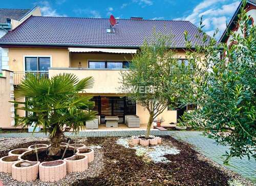 Foto - Haus zum Kaufen in Jüchen 1.100.000,00 € 279 m²